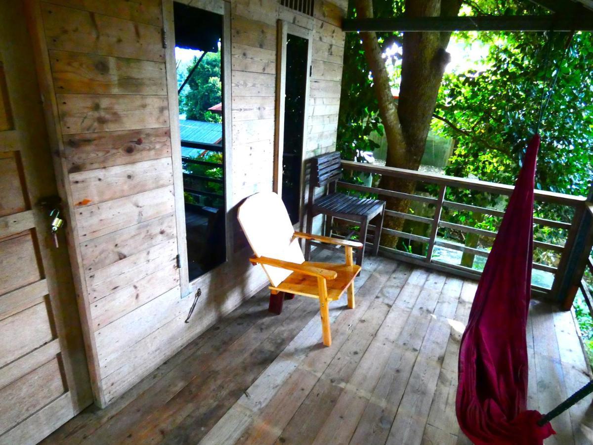 Olala Cafe & Bungalows サバン エクステリア 写真