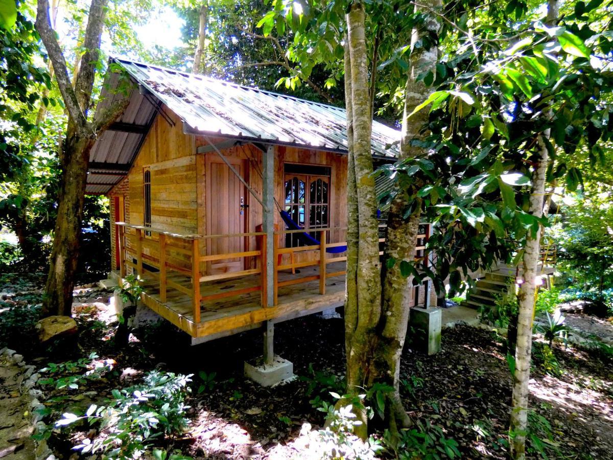 Olala Cafe & Bungalows サバン エクステリア 写真