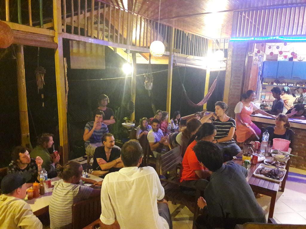 Olala Cafe & Bungalows サバン エクステリア 写真